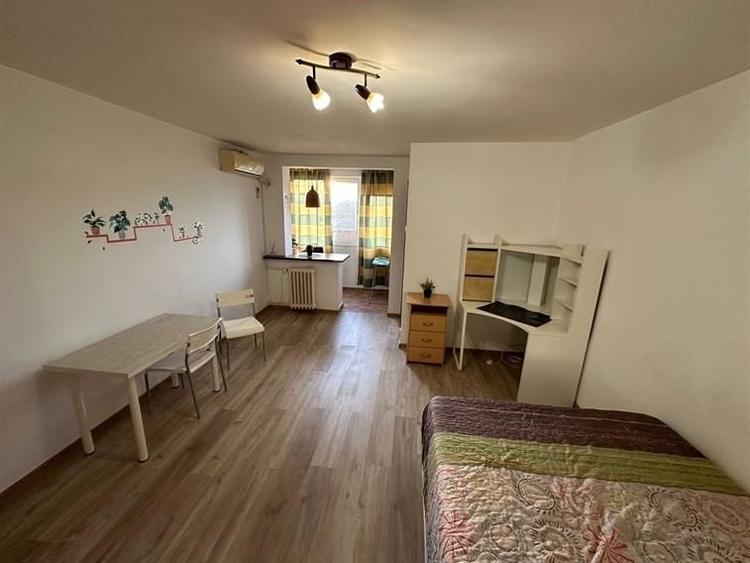Garsonieră semidecomandată în Costin Georgian