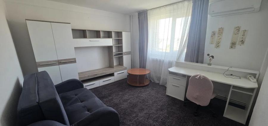 Apartament cu 2 camere decomandat în Hala Centrală