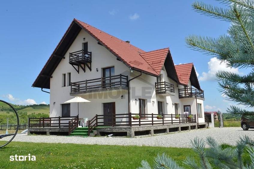 Casă cu 9 camere cu Teren 1004 Mp în Central