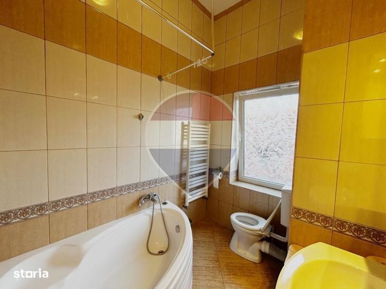 Apartament cu 3 camere în Primăverii