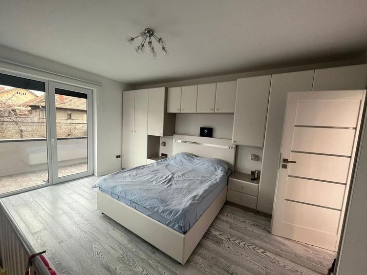 Apartament cu 3 camere decomandat în Ștefan cel Mare