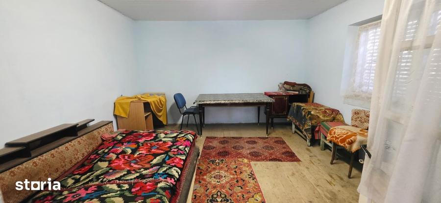 Casă cu 4 camere cu Teren 1370 Mp în Prăjești