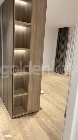 Casă cu 7 camere cu Teren 1000 Mp în Central