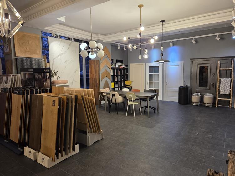 Spațiu comercial, de 255 mp, în Banu Manta