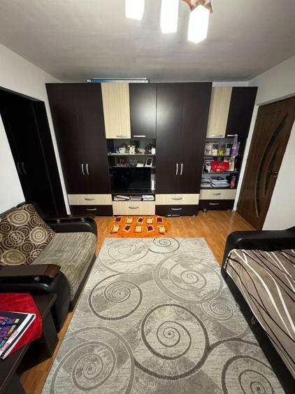 Apartament cu 2 camere decomandat în Exterior Vest