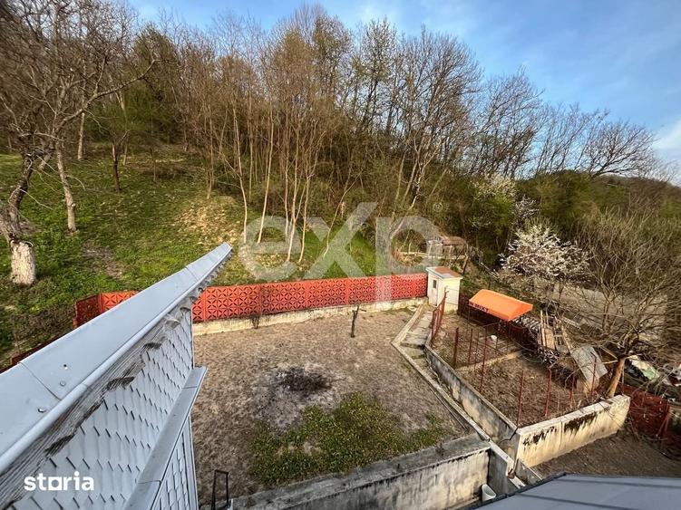 Casă cu 8 camere decomandat cu Teren 540 Mp în Voinești