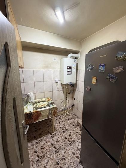 Apartament cu 3 camere semidecomandat în Micro 40