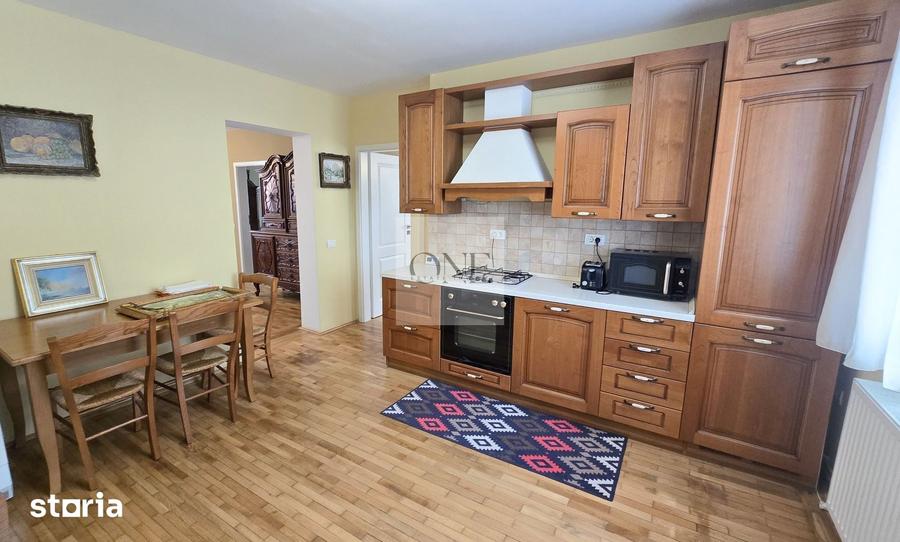 Apartament cu 3 camere în Schei