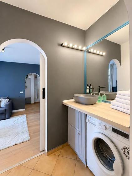 Apartament cu 2 camere semidecomandat în P-ța Unirii