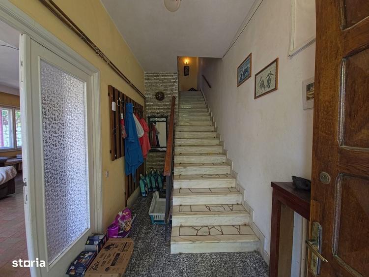 Casă cu 4 camere în Faleza Nord