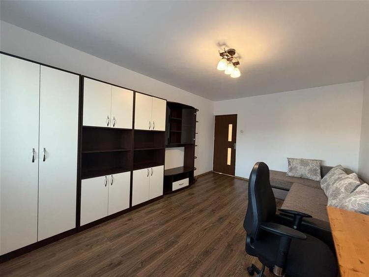 Apartament cu 2 camere decomandat, mobilat în Ștrand
