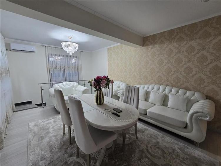 Apartament cu 3 camere semidecomandat, mobilat în Bucureștii Noi