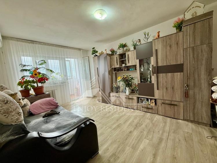 Apartament cu 3 camere decomandat, mobilat în Rahova