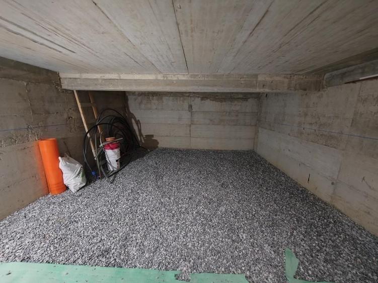 Casă individuală cu 4 camere cu Canalizare în Bârnova