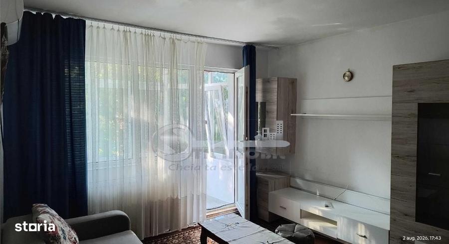 Apartament cu 2 camere semidecomandat în Podul de Piatră