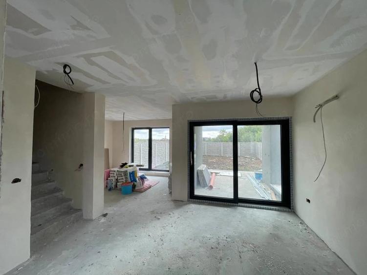 Casă cu 4 camere cu Teren 275 Mp în Giarmata
