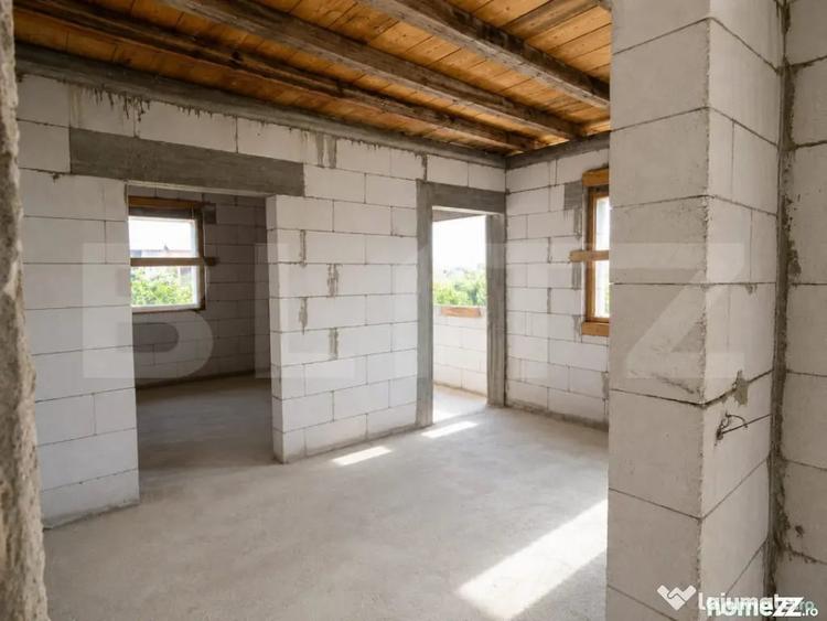 Casă cu 3 camere cu Teren 335 Mp în Brestei