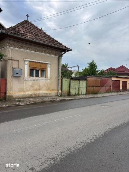 Casă cu 6 camere cu Teren 600 Mp în Central