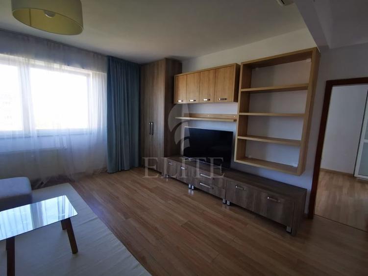 Apartament cu 2 camere semidecomandat, mobilat în Mărăști