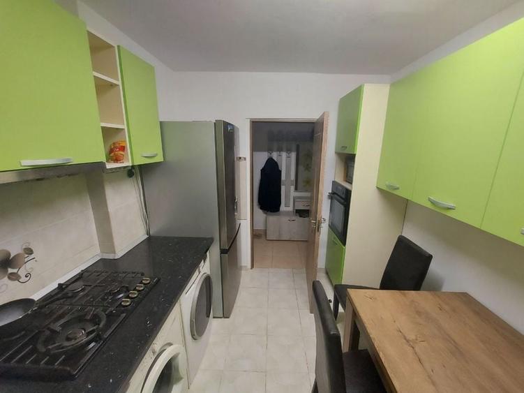 Apartament cu 3 camere decomandat în Ultracentral