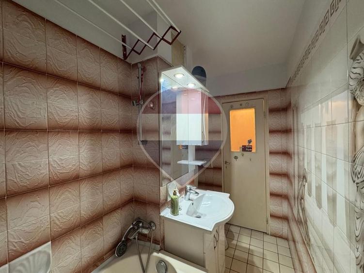 Apartament cu 2 camere semidecomandat, mobilat în Poltur