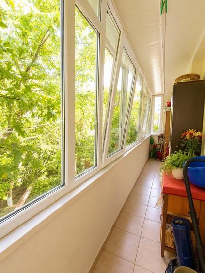 Apartament cu 4 camere decomandat, mobilat în City Park Mall