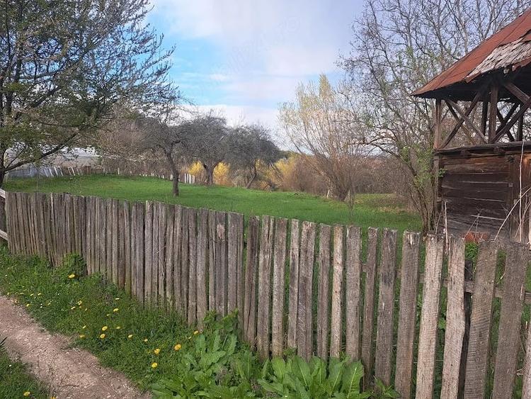 Teren de 1860 mp, în Curăturile