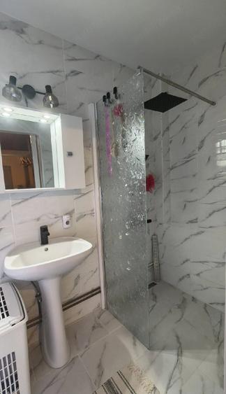 Casă cu 6 camere cu Teren 500 Mp în Traian