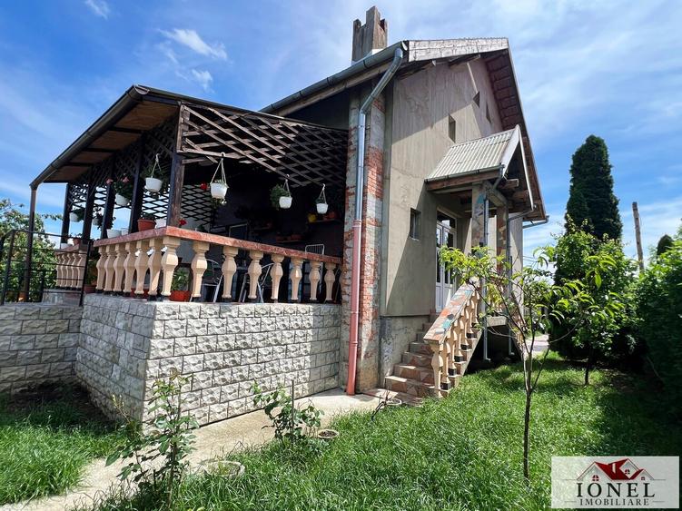 Casă individuală cu 5 camere cu Garaj în Aiud