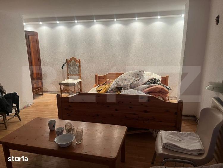 Casă cu 4 camere în Leamna de Sus