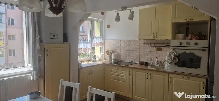 Apartament cu 3 camere în Central