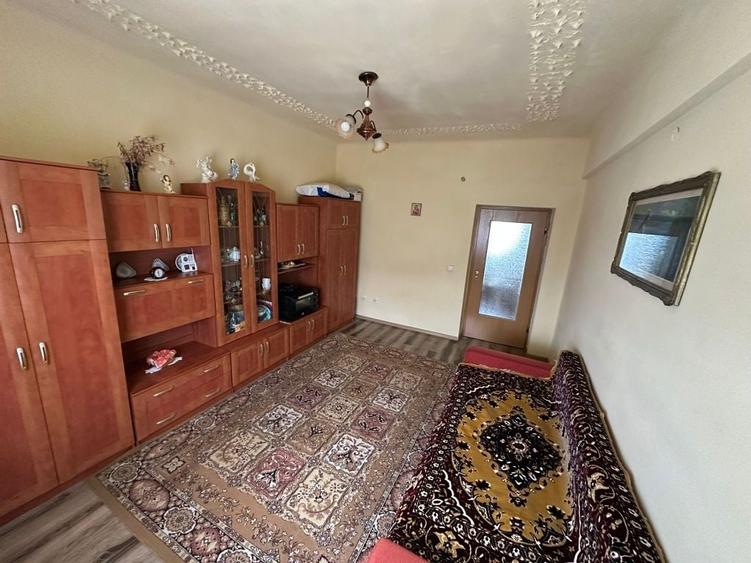 Apartament cu 2 camere decomandat în Cunța