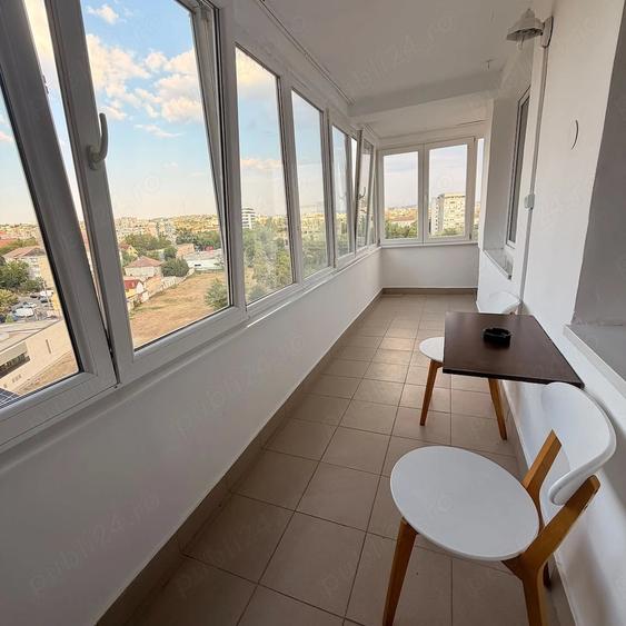 Apartament cu 3 camere semidecomandat în Decebal