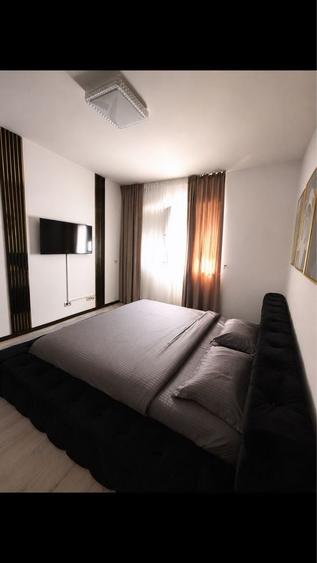 Apartament cu 3 camere decomandat în Mihai Bravu