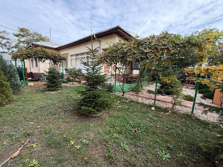Casă individuală cu 3 camere cu Teren 350 Mp în Fundeni
