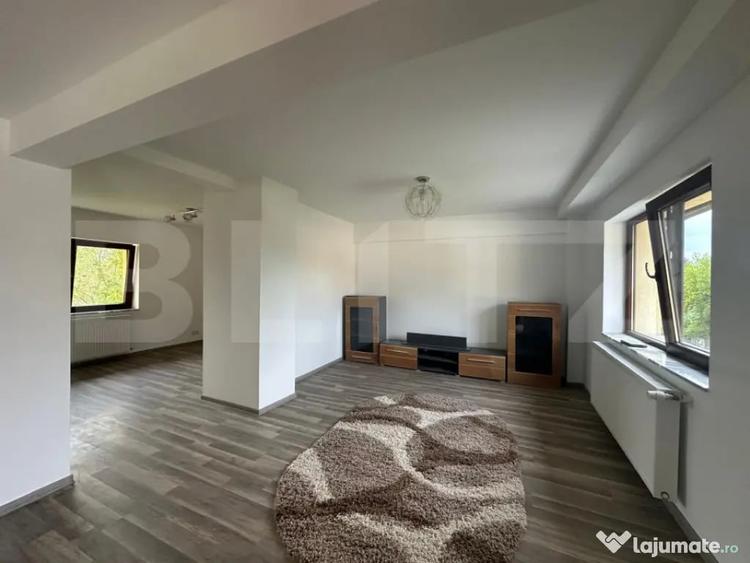 Casă cu 7 camere cu Teren 420 Mp în Central