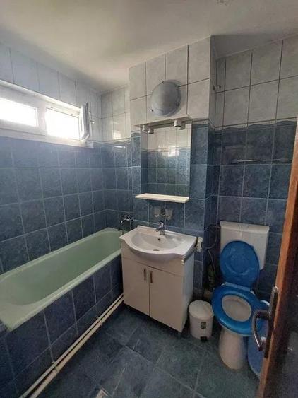 Apartament cu 2 camere semidecomandat în Podu Roș