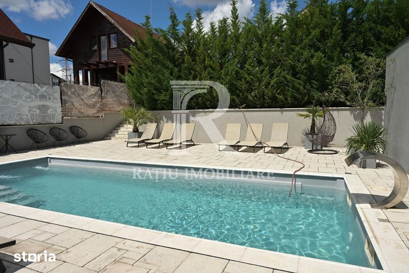 Casă cu 9 camere cu Teren 1720 Mp în Sânmartin