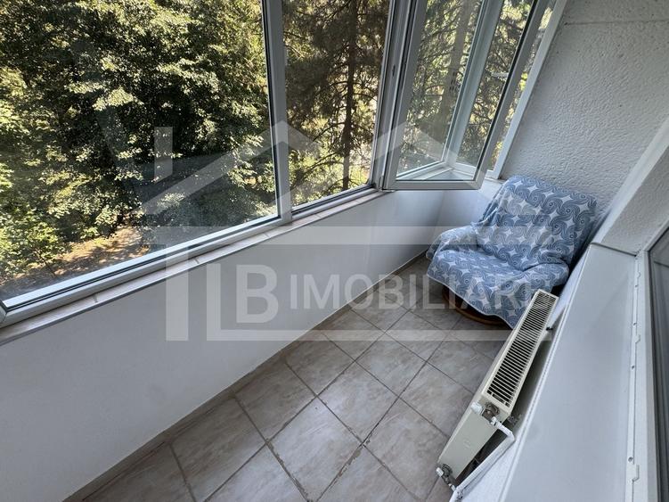 Apartament cu 3 camere decomandat în Cornișa