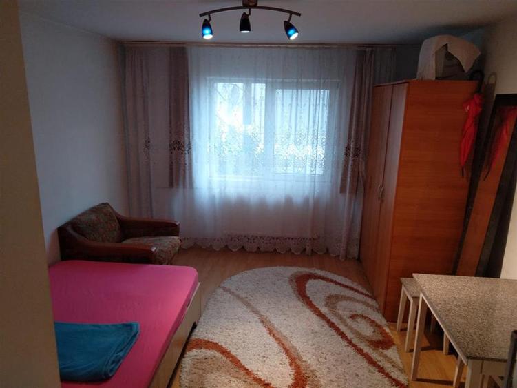 Garsonieră semidecomandată în Aradului