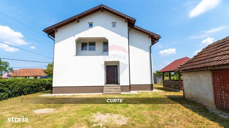 Casă cu 4 camere în Mireșu Mare