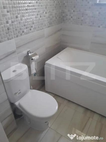Apartament cu 3 camere semidecomandat în Obcini