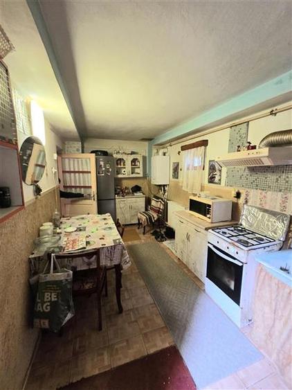 Casă cu 4 camere cu Canalizare în Casa de Cultură