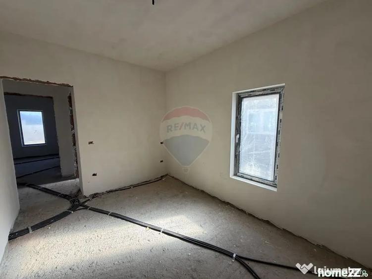 Casă cu 4 camere cu Teren 470 Mp în Câmpineanca