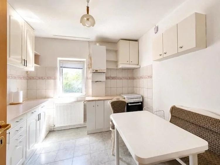 Apartament cu 2 camere semidecomandat în Girocului