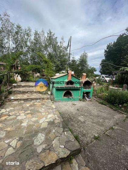Casă cu 6 camere cu Teren 2088 Mp în Podoleni
