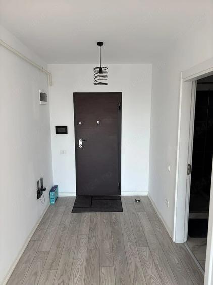 Apartament cu 3 camere semidecomandat în Iancului