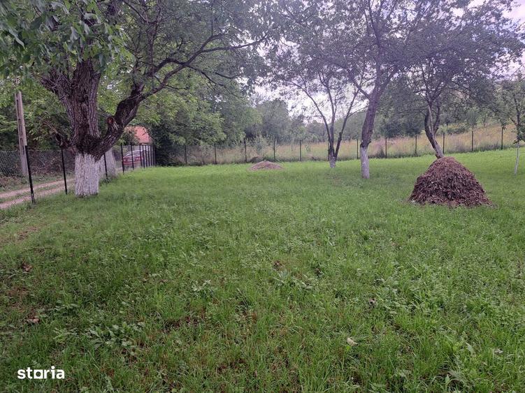 Teren de 2400 mp, în Galda de Jos