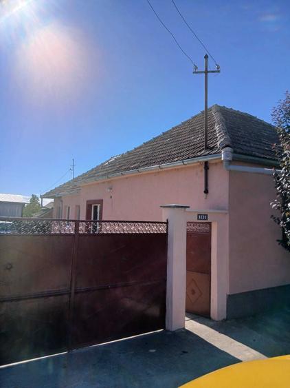 Casă cu 4 camere în Vărșand