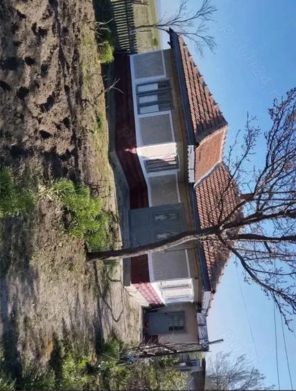 Casă cu 7 camere cu Teren 2000 Mp în Exterior Vest